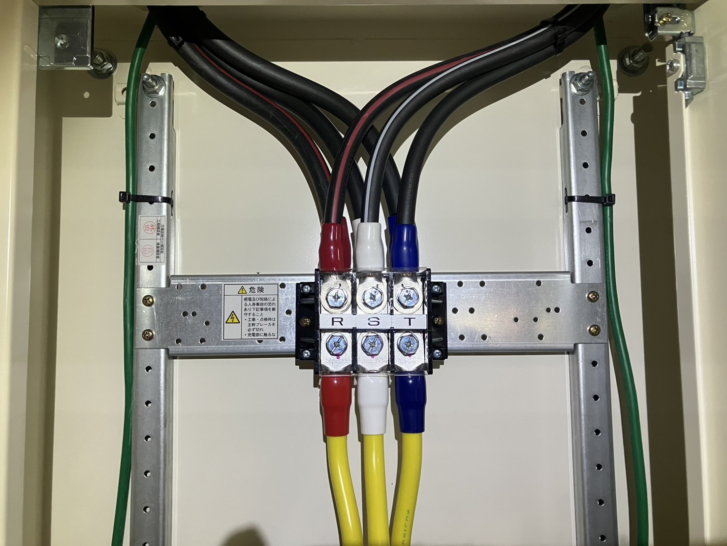 伊万里市某工場溶接機用動力盤結線工事