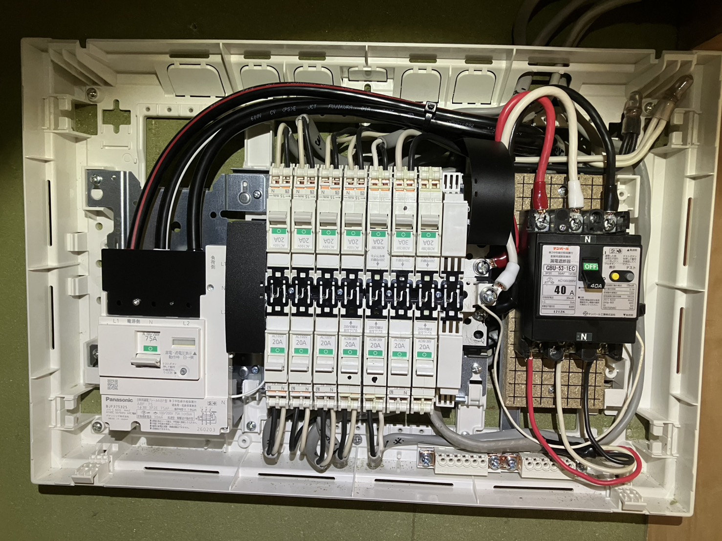 伊万里市住宅　容量変更に伴うホーム分電盤取替工事