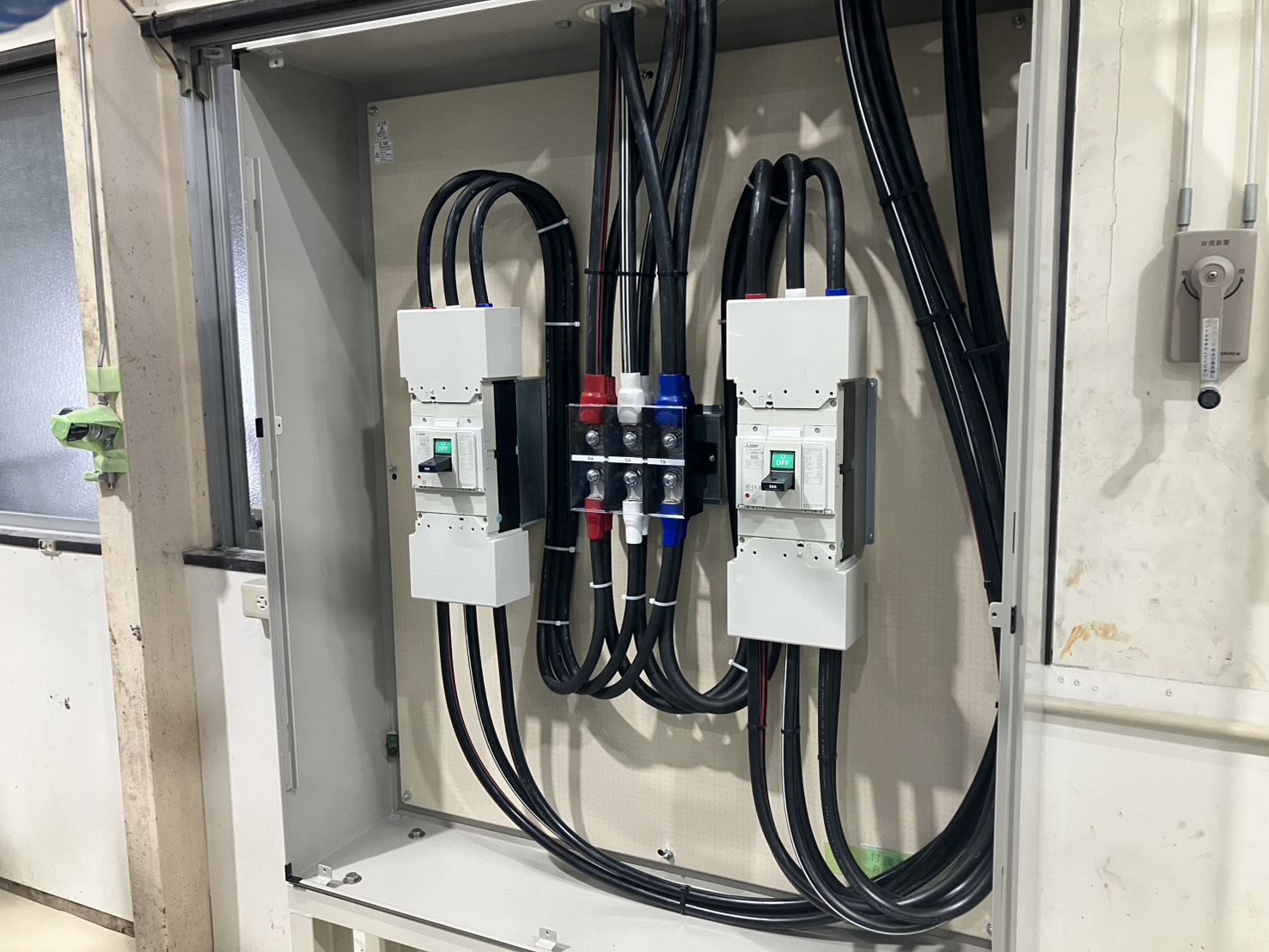 有田町・動力盤据付結線作業